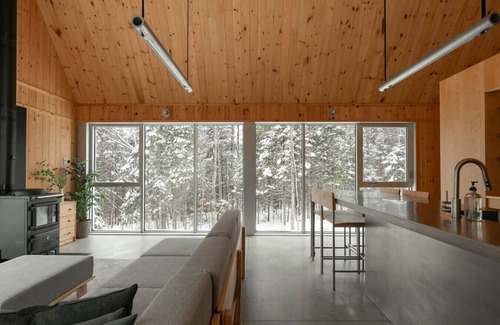 Chertsey Ski Chalet | Woodland Spa Sauna Trails & Lake Firepit