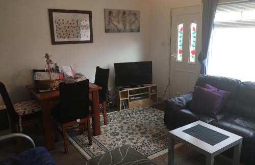 Dartmouth Ski Chalet | Woodland Views Central Heated Cabin