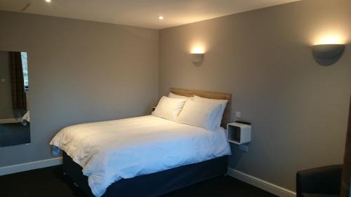 Ancaster Hotel | Woodland Waters