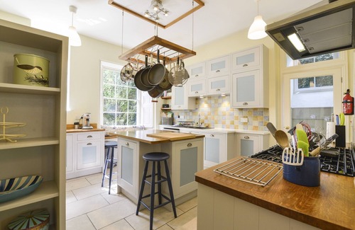 Dartmouth Cottage | WOODLANDS, pet friendly, with open fire in Dartmouth