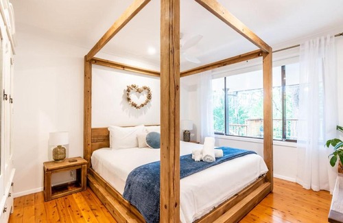 Avoca Beach House | Woodlands Seaside - An Avoca Beach Retreat with Separate Studio