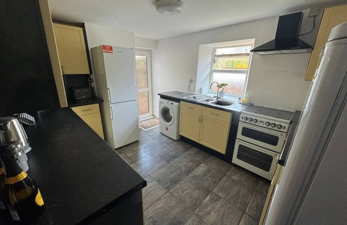 Egremont House | Woodman House- 7 Bed House