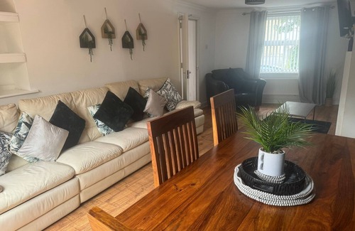 Egremont House | Woodman House- 7 Bed House