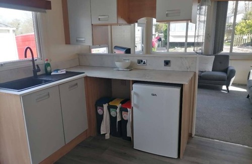 St Leonards-On-Sea Apartment | Woodmans - 3 bedrooms with decking sleeps 4