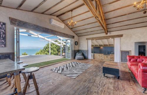 Waiheke Island House | Woodside Bay Chalets