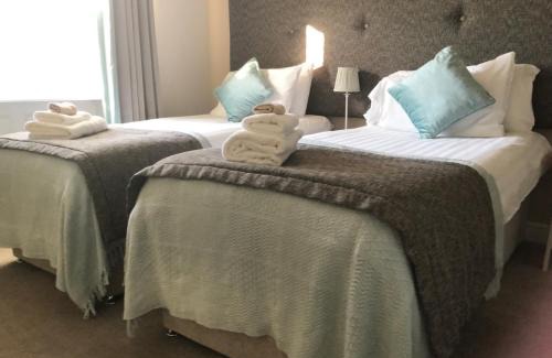 Fenay Bridge Hotel | Woodsome Hall Golf Club Cottage on the Course