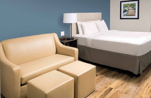 South Plainfield Hotel | WoodSpring Suites South Plainfield