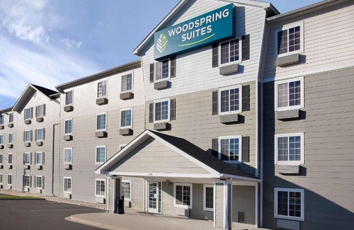 Broadmoor Hotel | WoodSpring Suites Baton Rouge East I-12