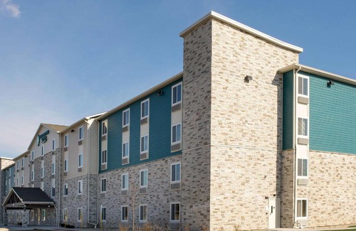 Tinley Park Hotel | WoodSpring Suites Chicago Tinley Park