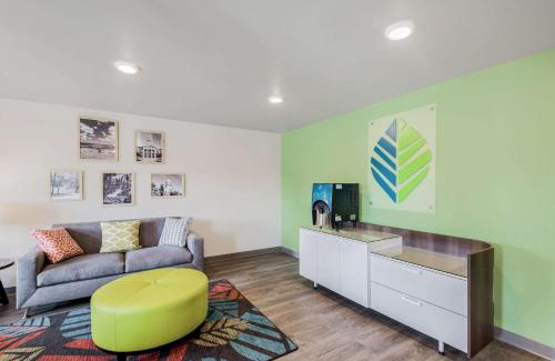 Addison Hotel | WoodSpring Suites Chicago Addison