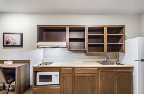 Burbank Hotel | WoodSpring Suites Chicago Midway