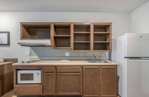 Burbank Hotel | WoodSpring Suites Chicago Midway