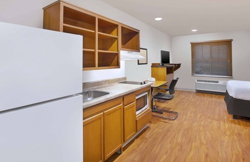West Columbus Hotel | WoodSpring Suites Columbus Urbancrest
