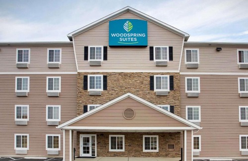 Crosswoods Hotel | WoodSpring Suites Columbus North I-270