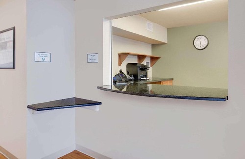 Crosswoods Hotel | WoodSpring Suites Columbus North I-270