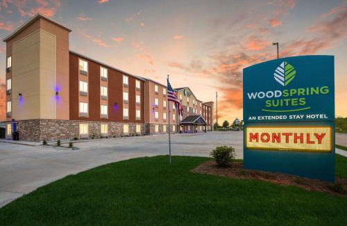 Quad Cities Hotel | WoodSpring Suites Davenport Quad Cities