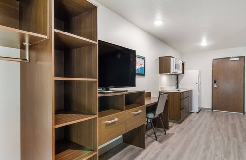East Lansing Hotel | Woodspring Suites East Lansing - University Area
