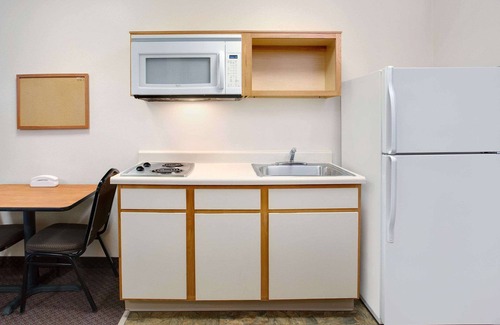Fort Wayne Hotel | WoodSpring Suites Fort Wayne