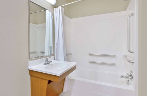 Fort Wayne Hotel | WoodSpring Suites Fort Wayne