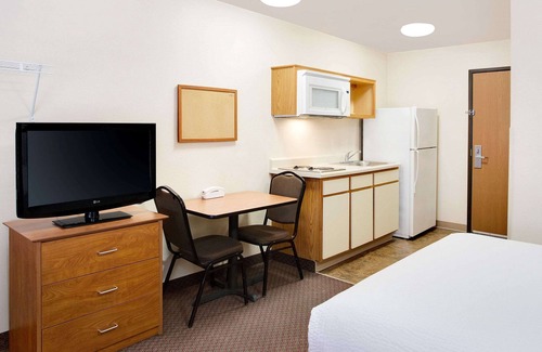 Fort Wayne Hotel | WoodSpring Suites Fort Wayne