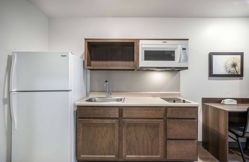 Gurnee Hotel | WoodSpring Suites Gurnee - Chicago