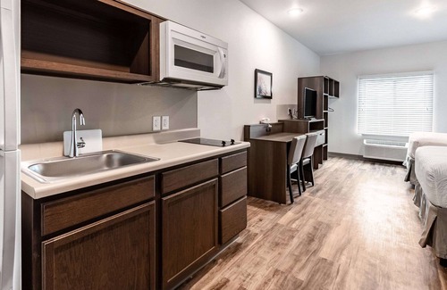 Whitestown Hotel | WoodSpring Suites Indianapolis Zionsville