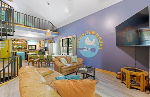 Horse Shoe Ski Chalet | Woodstock Manor