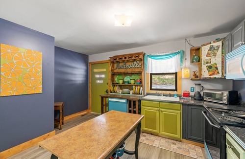 Horse Shoe Ski Chalet | Woodstock Manor