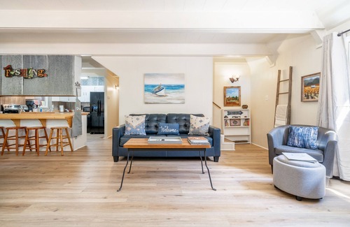 Jones Mills House | Woodsy cabin perfect for a couple or a group!