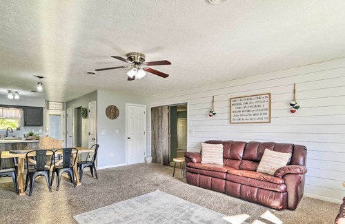 Russell Springs House | Woodsy Home: Fire Pit, Near Lake Cumberland!