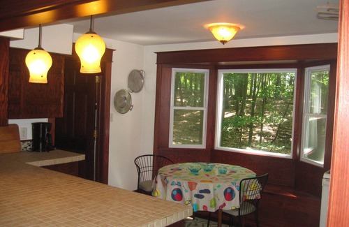 Norton Shores Cottage | Woodsy Lake House @ Lake Michigan SPeCiaL 8/23-8/28 1000 <4 family members