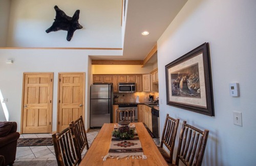 Stanley Hills Condo | Woodsy, lodge-style condo with stellar views of the Rockies!