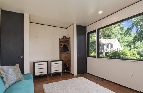 Baldwin Villa | Woodsy Mid-Century w/ Guest House