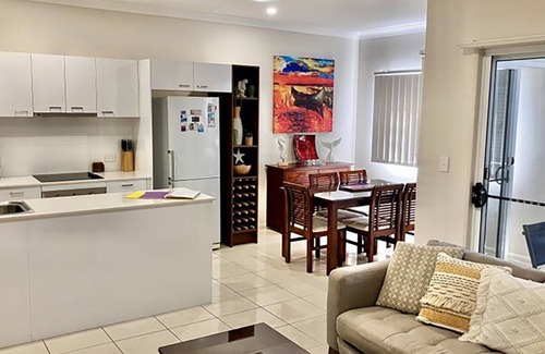 Woody Point House | Woody Point Beach Retreat
