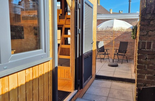 Wijk aan Zee Ski Chalet | Woody tinyhouse