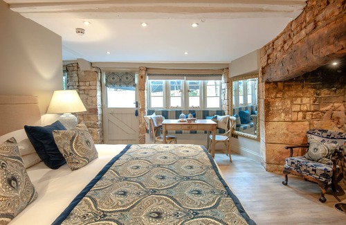 Chipping Campden Bed & Breakfast | Woolmarket House Hospitality Limited