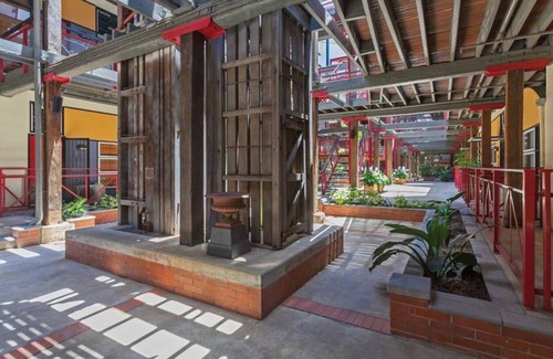 Bulimba Apartment | Woolstore Style! ~ 2Bed/2Bath/1Car ~ Teneriffe