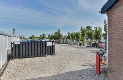 Municipality of Aalsmeer Apartment | Woonark Westeinder with kayaks close to Schiphol Airport