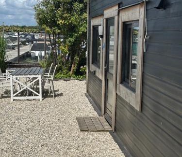 Loosdrecht Boat Rental | Woonboot De Karekiet