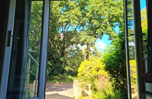 Bournemouth Apartment | Wordsworth - Peaceful Place