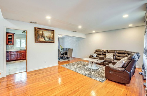 Vauxhall House | Work, Explore & Relax: Centrally Located Union Gem