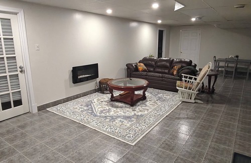 Leitrim House | Work-Play Ottawa Getaway