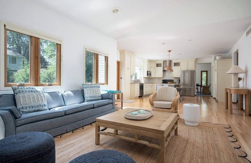 Holland Villa | Work Stay Play Holiday Home in Holland near Lake Michigan