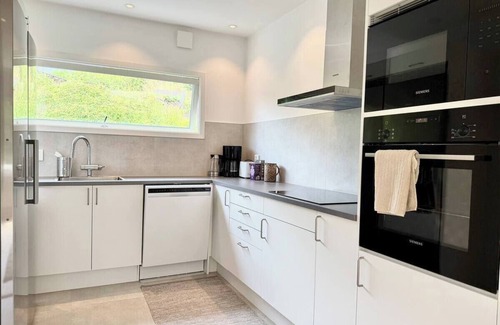 Hisings Backa House | Workers Home - 5 BR - 8 Beds - 2 Bath - All Inc