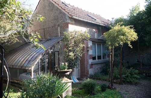 Tours House | Workshop in private garden