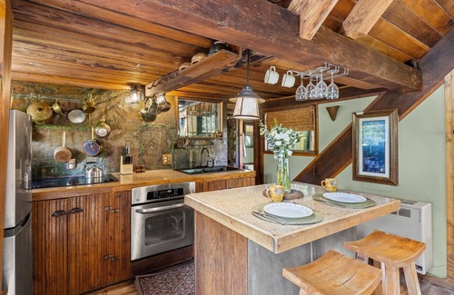 Missouri Heights Cabin | World Famous Rocky Mountain Treehouse | Hot Tub