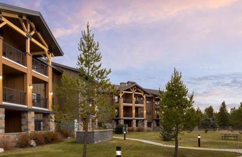 West Yellowstone Resort | Worldmark 2 bedroom condo at the gates of Yellowstone-full kitchen and laundry