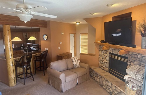 Dillon House | WORTH IT Stocked, Clean Garage, walk to Dillon/shop, decks, grill- read reviews!