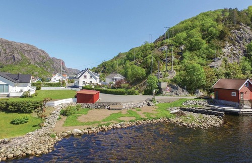 Flekkefjord House | Would you like to spend a vacation in picturesque and beautiful Åna Sira?
