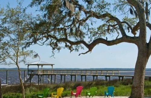 Midway Cottage | WOW - $225/nt! Salt Crest Waterfront Cottage w/Dock - Sleeps 8